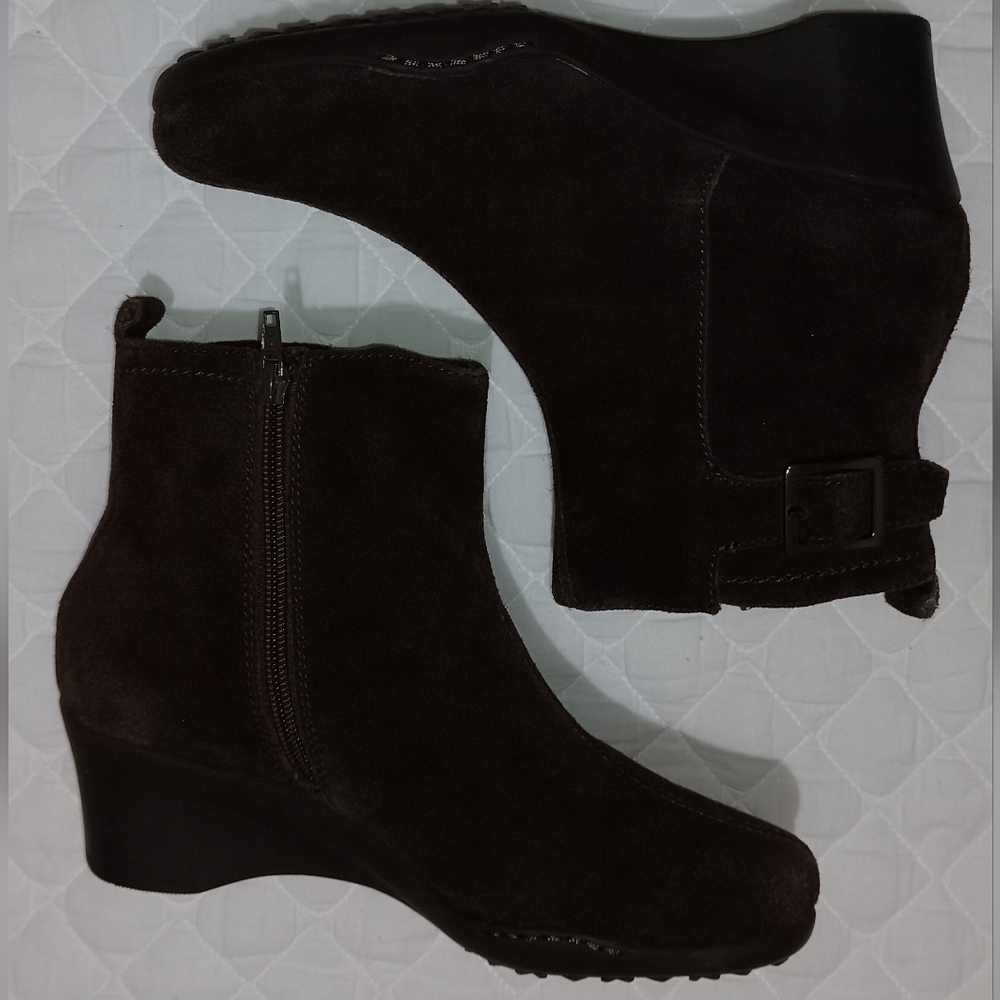 AEROSOLES  Dark Brown Ankle Booties Size 6.5M - Picture 3 of 10